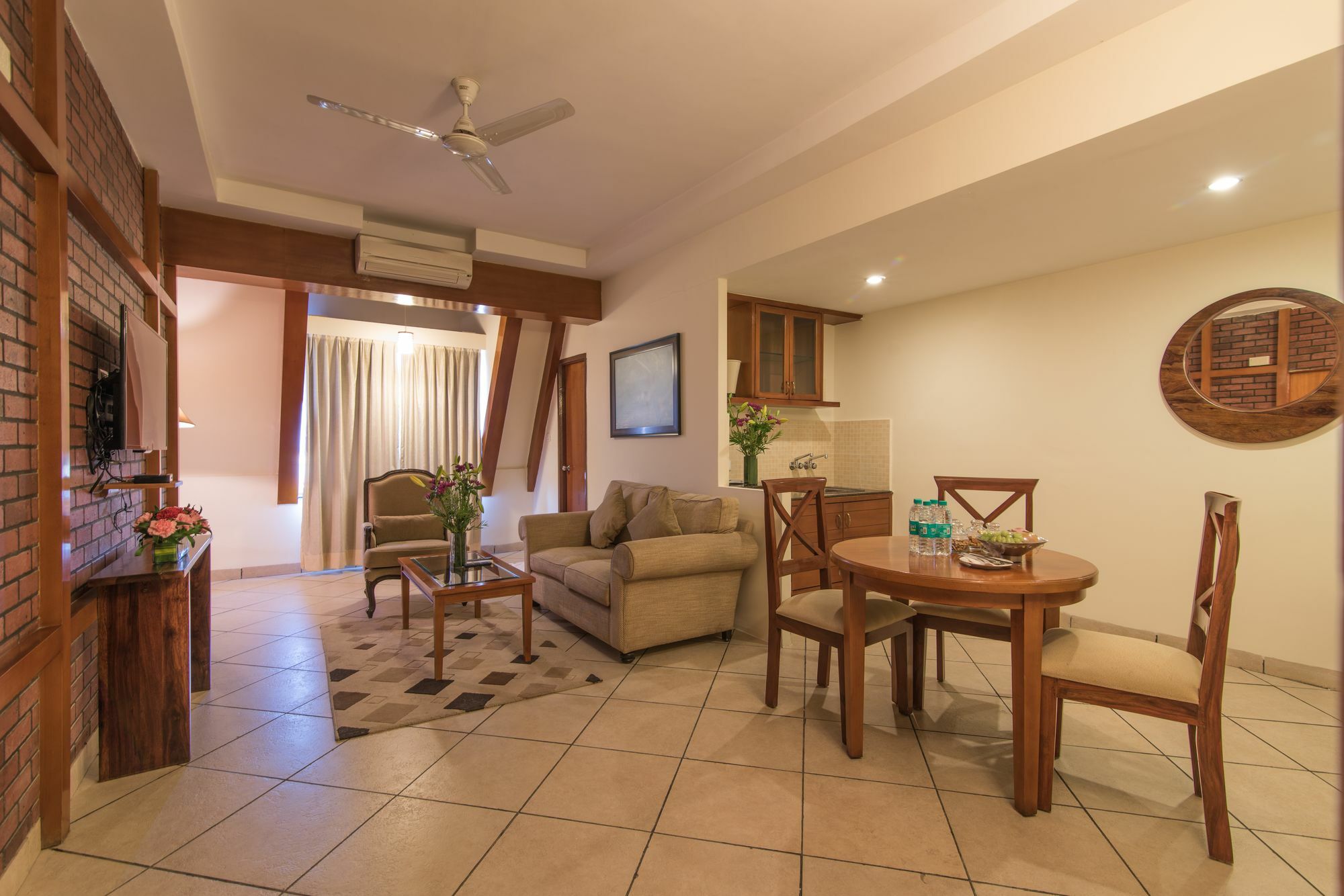 Kammasandra Sai Vishram Business Hotel מראה חיצוני תמונה